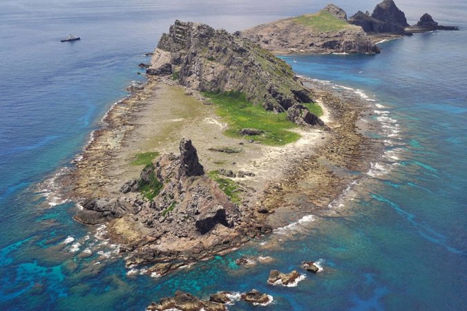 Typically-sized island in the Diaoyu/Senkaku chain